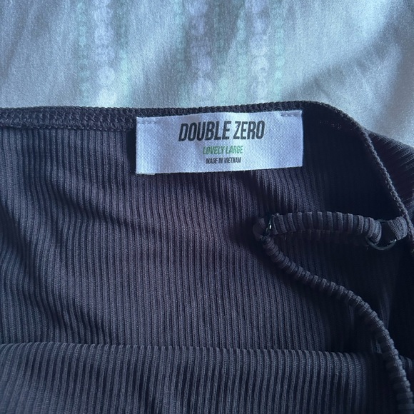 Navy tank top - size large - Picture 2 of 3